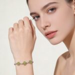 Natural peridot four-leaf clover lucky bracelet S925 sterling silver light luxury niche design - Image 2